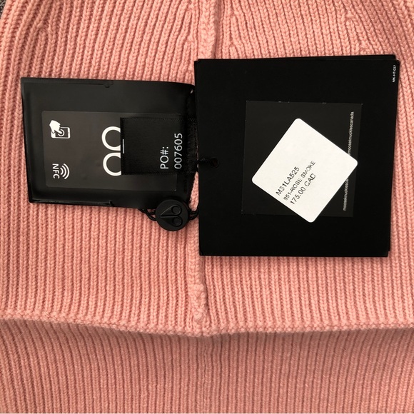 Moose Knuckles Hat - Picture 9 of 9